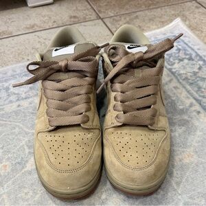Nike Men's Beige Sneakers